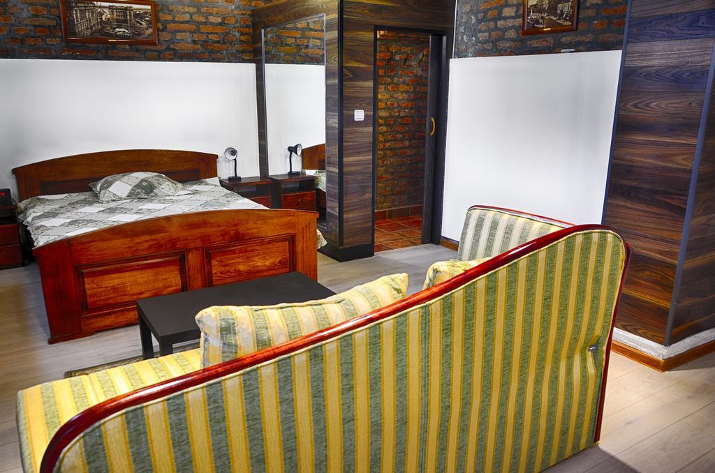 Studio 600 Belgrade Room photo