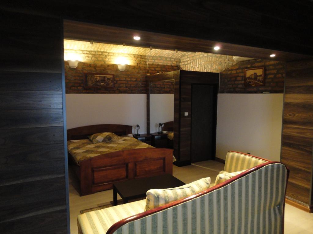 Studio 600 Belgrade Room photo